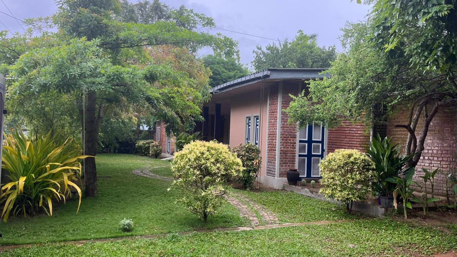 Hotel Honey Tree Polonnaruwa Exterior foto